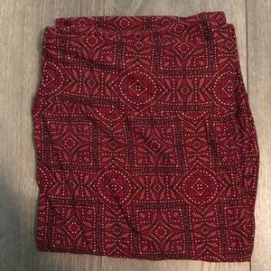 New Lularoe TC Leggings Burgundy Background